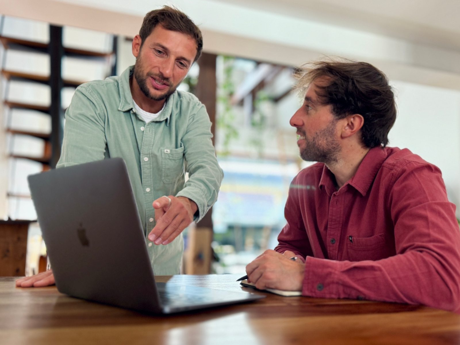 Team von Chrisko Consulting bei der Arbeit an digitalen Wachstumsstrategien