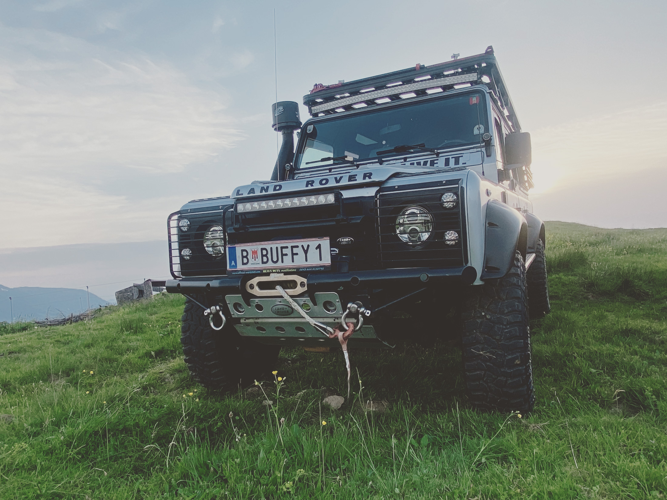 Das Buffymobil — Buffys eigener Land Rover Defender