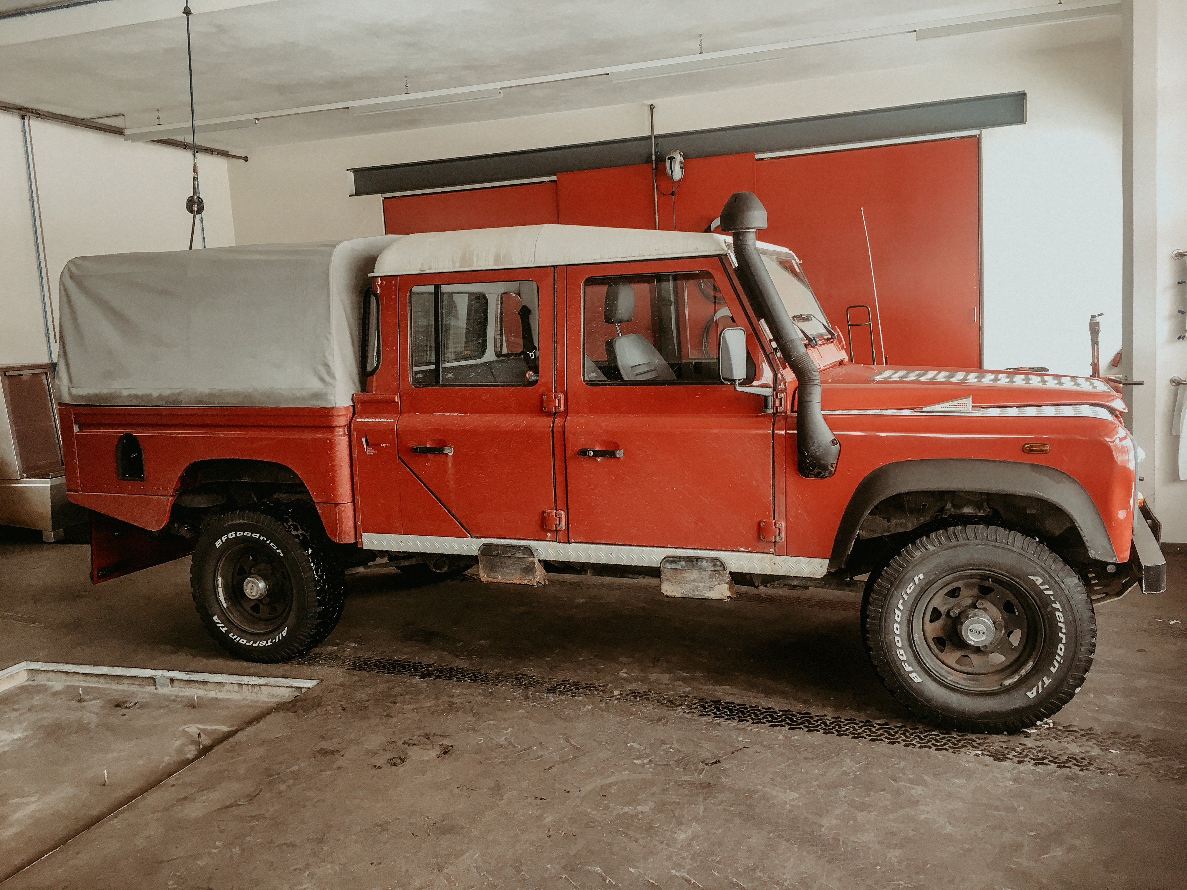 Defender 130 Pickup während der Komplettrestaurierung