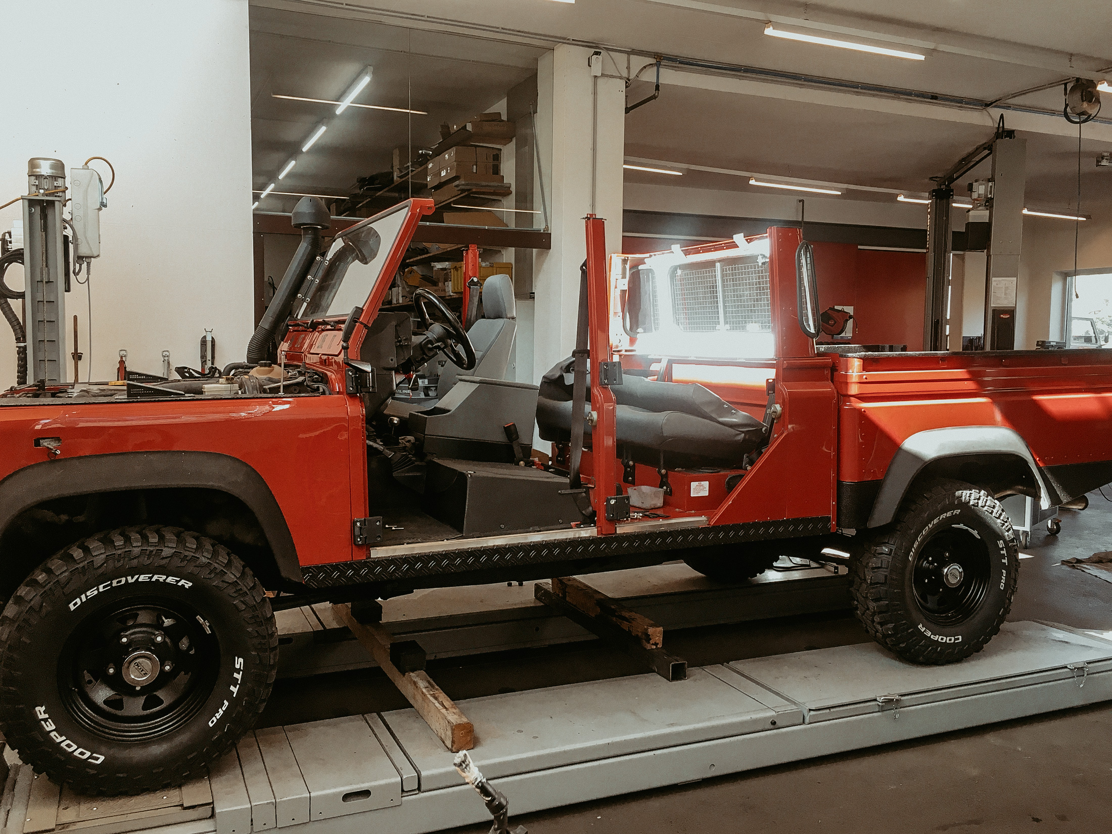 Defender 130 Umbau am Defender 130 Td5 Pickup — Arbeitsschritt 11 von 15