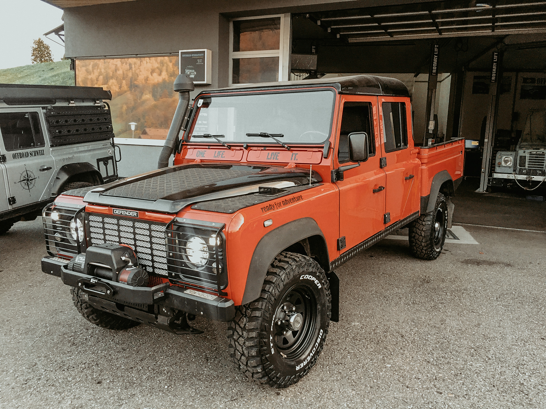 Defender 130 Umbau am Defender 130 Td5 Pickup — Arbeitsschritt 12 von 15