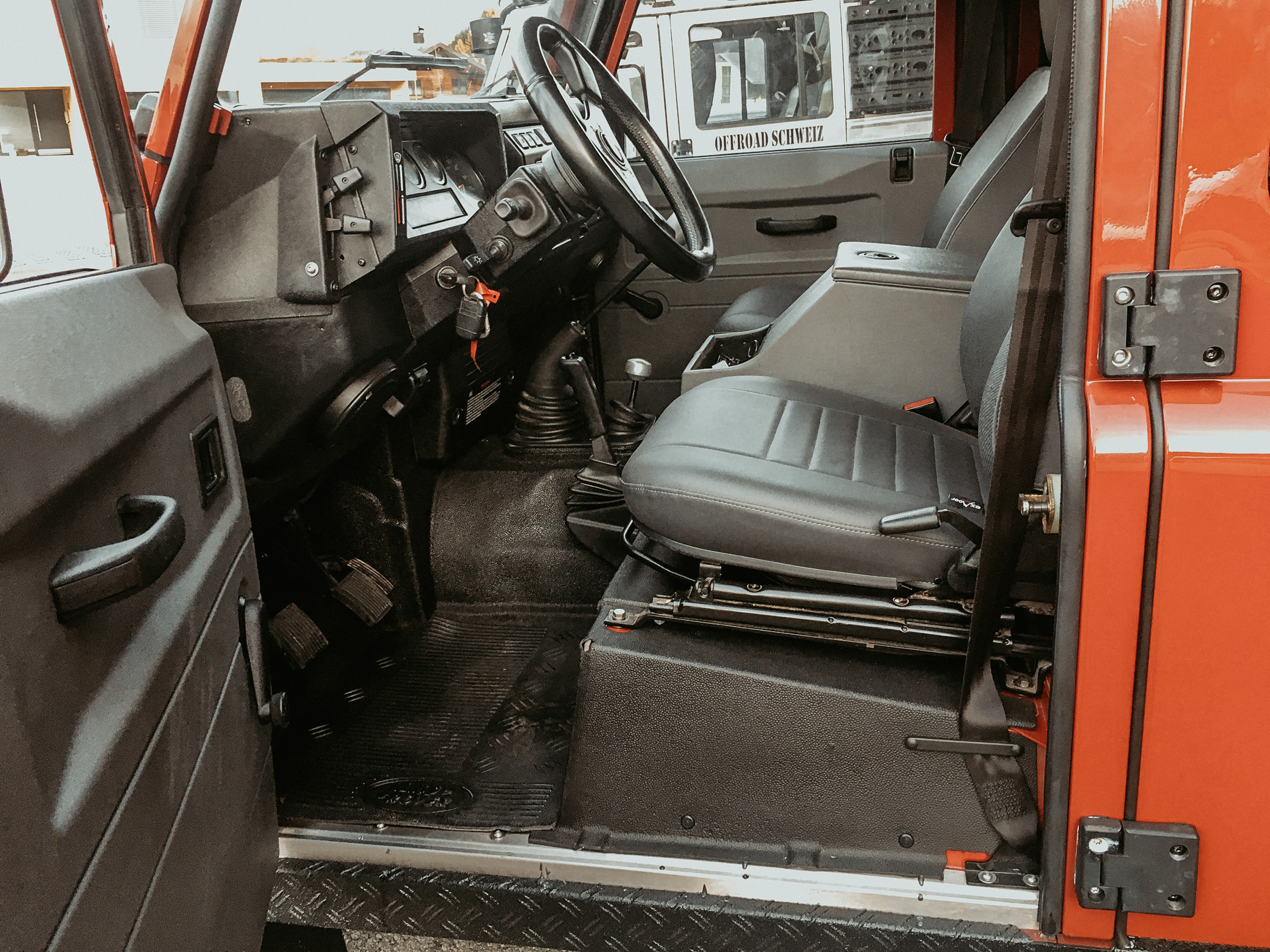 Defender 130 Umbau am Defender 130 Td5 Pickup — Arbeitsschritt 13 von 15
