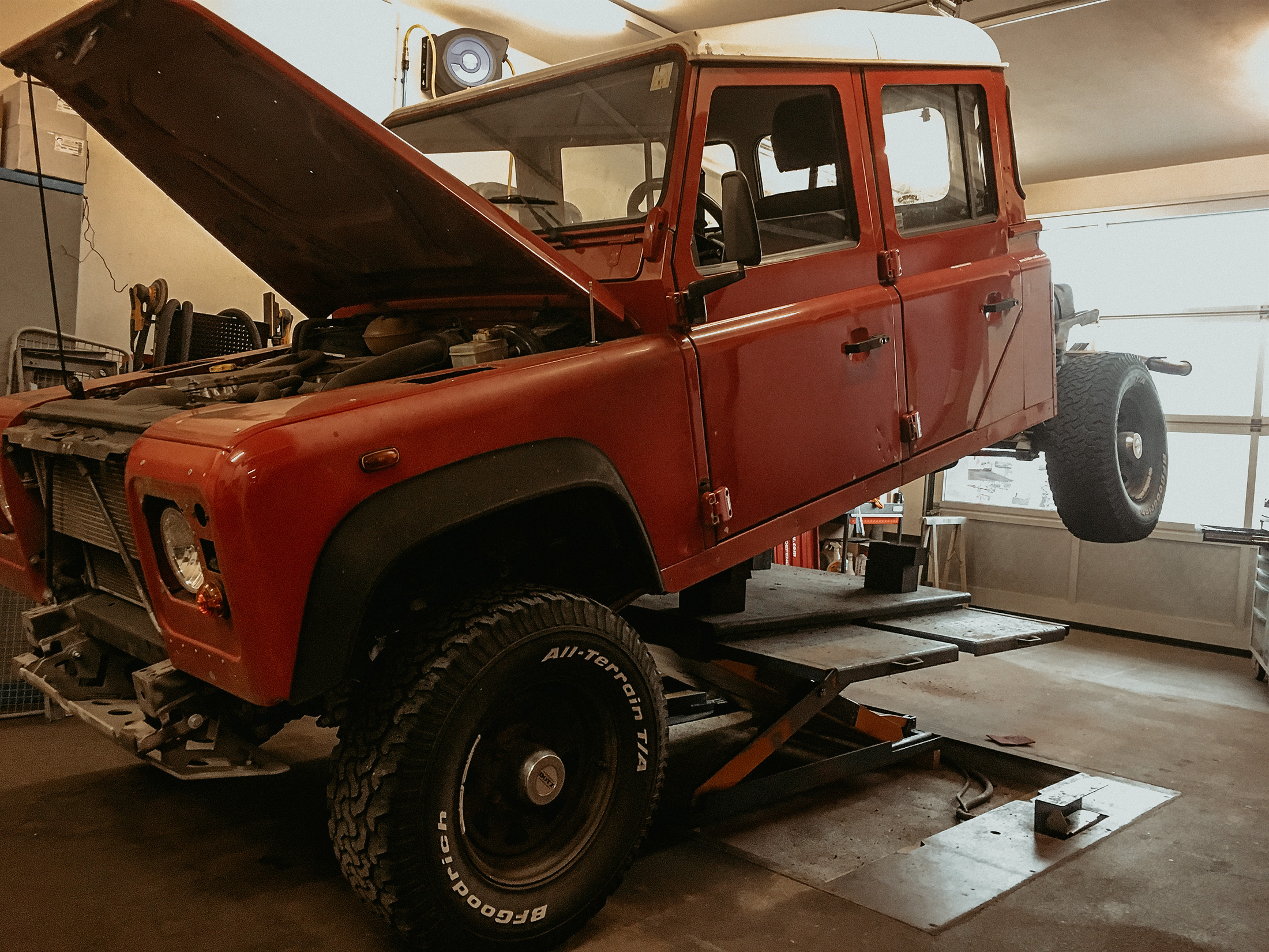 Defender 130 Umbau am Defender 130 Td5 Pickup — Arbeitsschritt 2 von 15