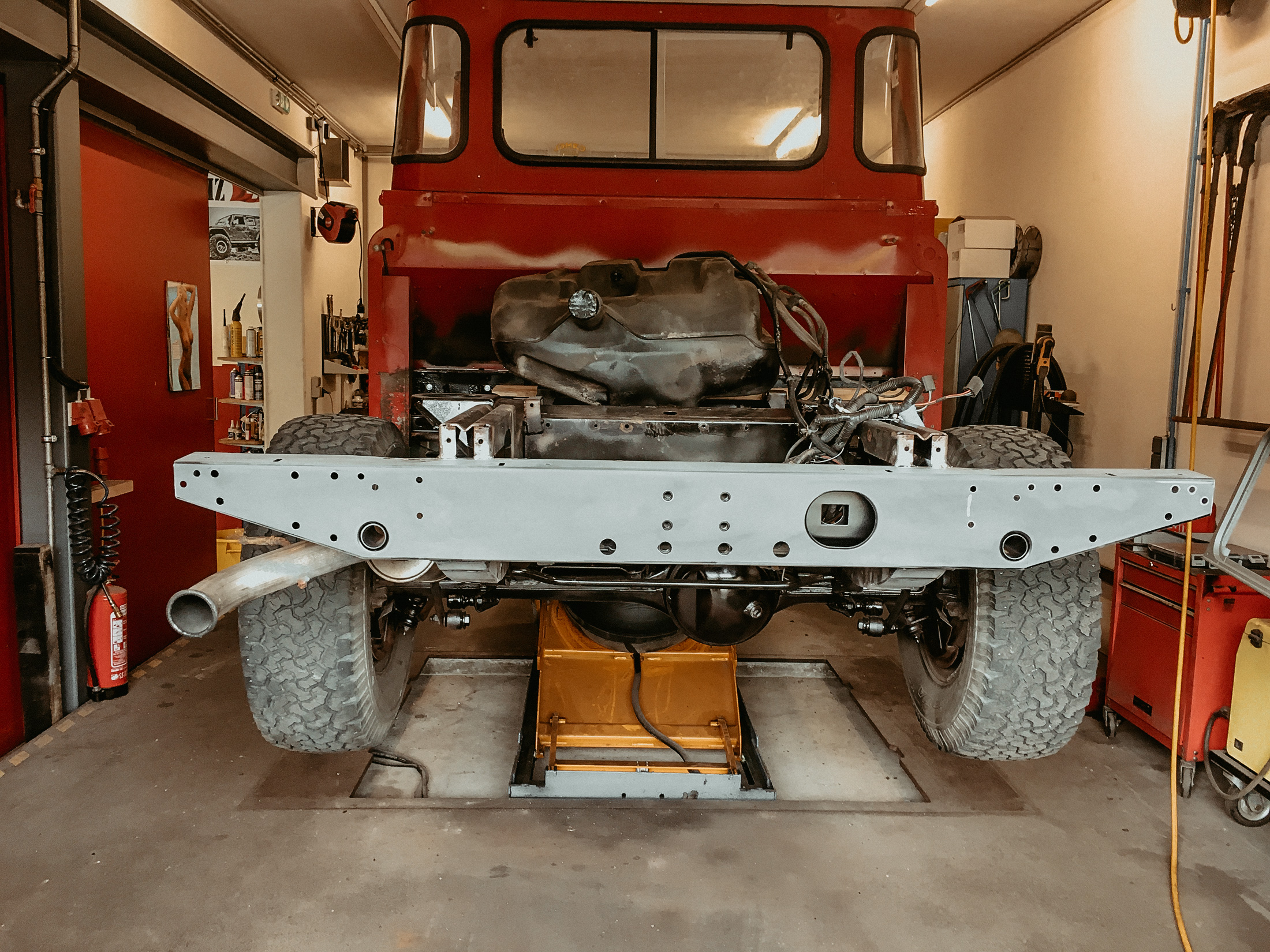 Defender 130 Umbau am Defender 130 Td5 Pickup — Arbeitsschritt 4 von 15