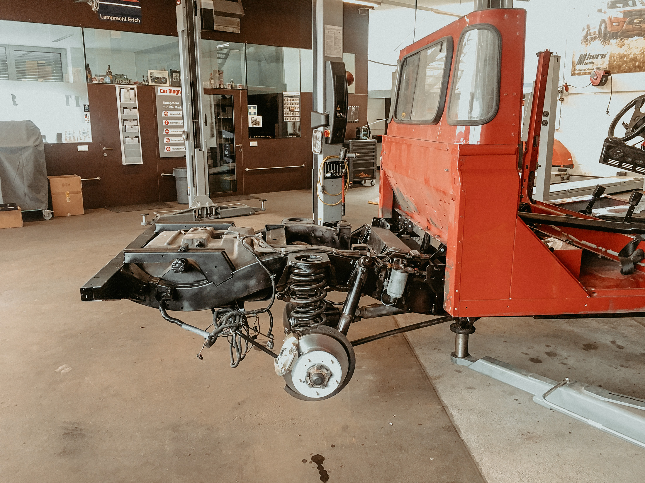 Defender 130 Umbau am Defender 130 Td5 Pickup — Arbeitsschritt 7 von 15