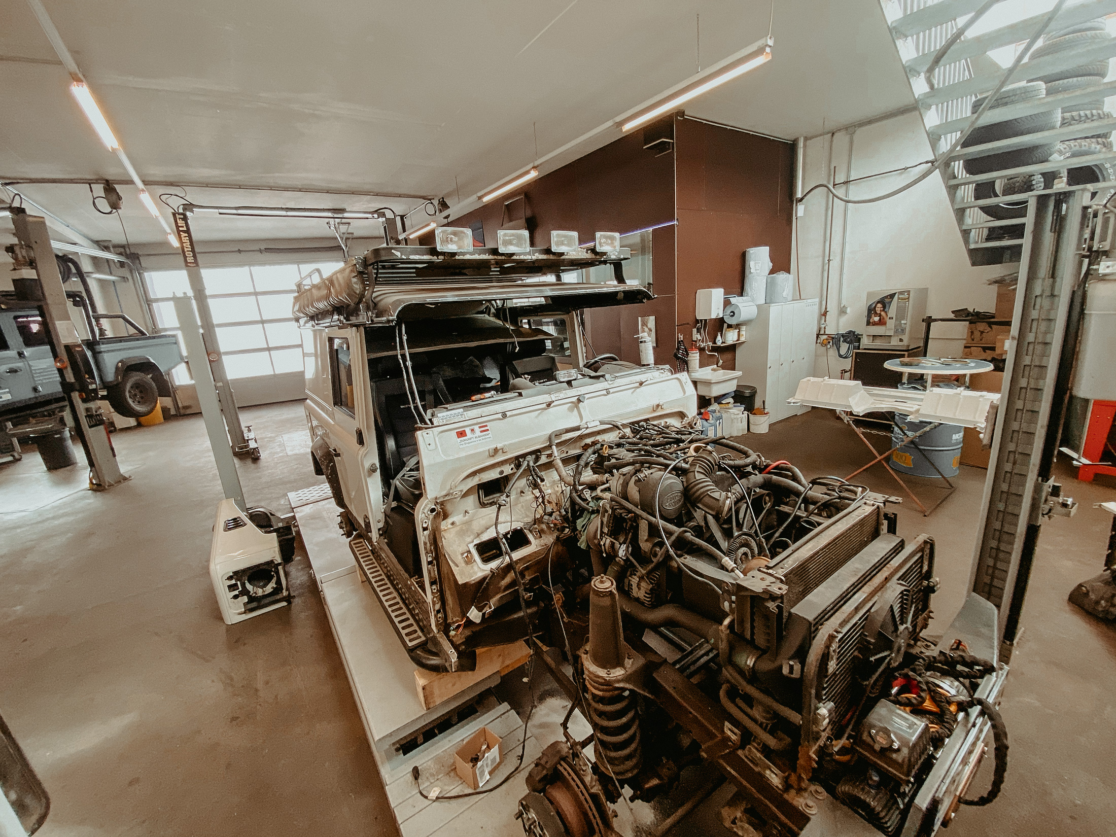 Bulkhead ersetzen am Defender 110 Td4 — Arbeitsschritt 3 von 13