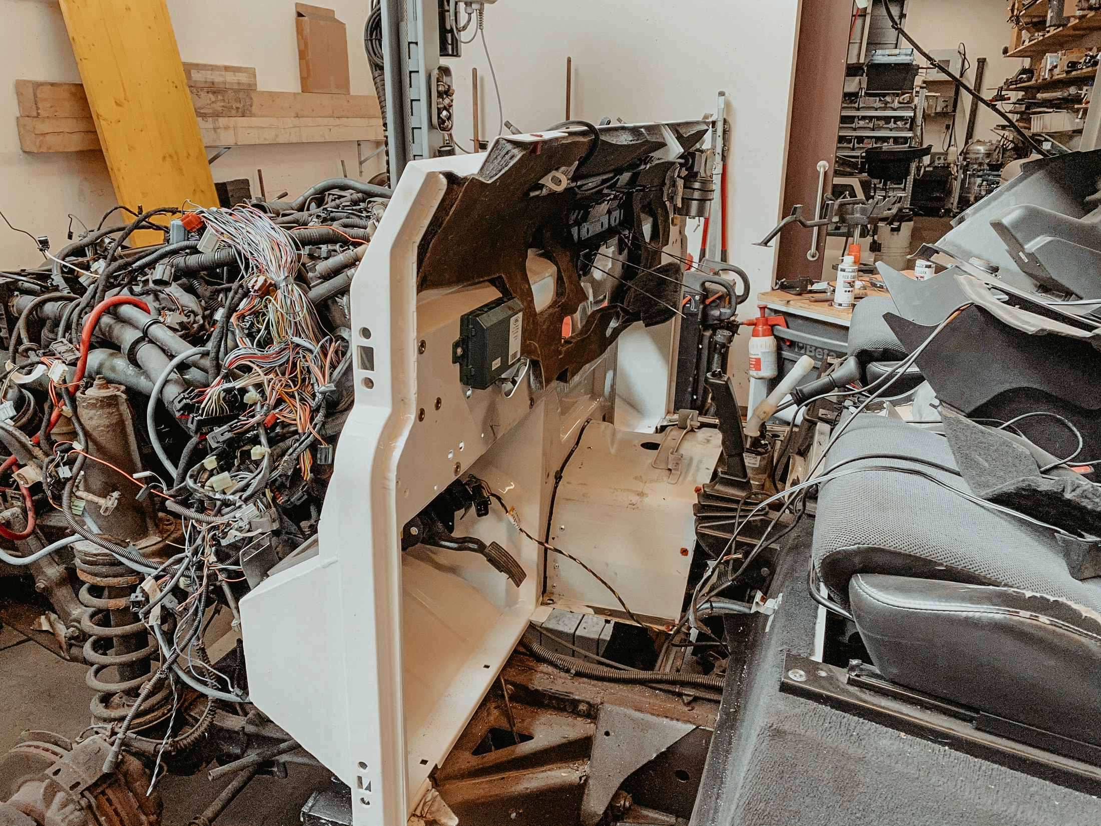 Bulkhead ersetzen am Defender 110 Td4 — Arbeitsschritt 9 von 13