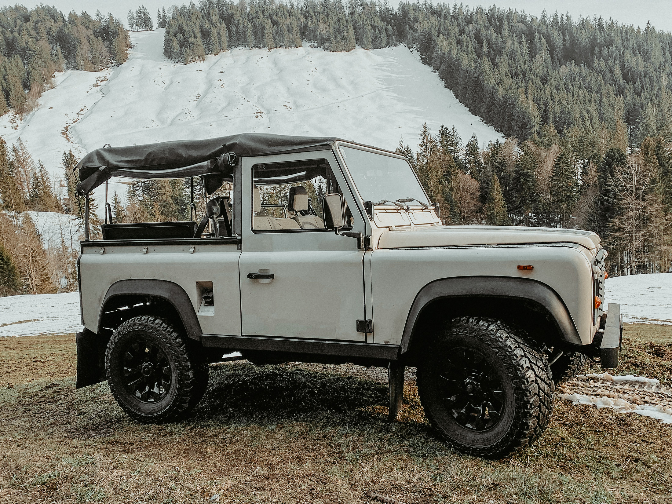 Fertig restauriertes Land Rover 90 Cabrio