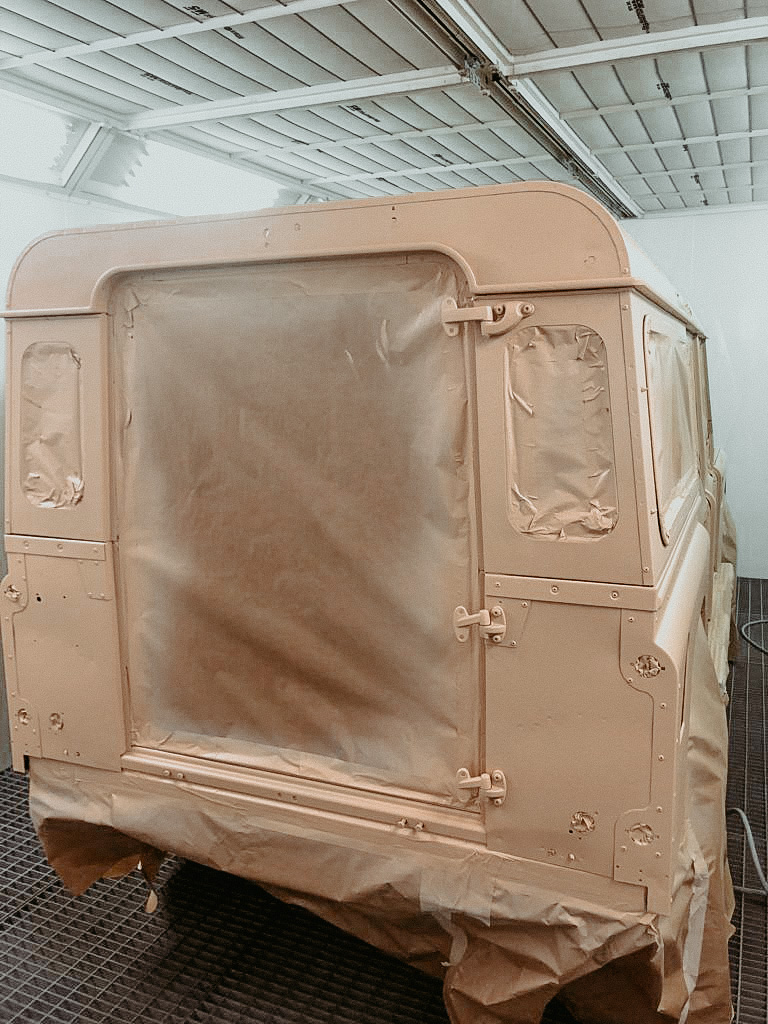 Komplettlackierung am Defender 110 Td4 — Arbeitsschritt 2 von 9