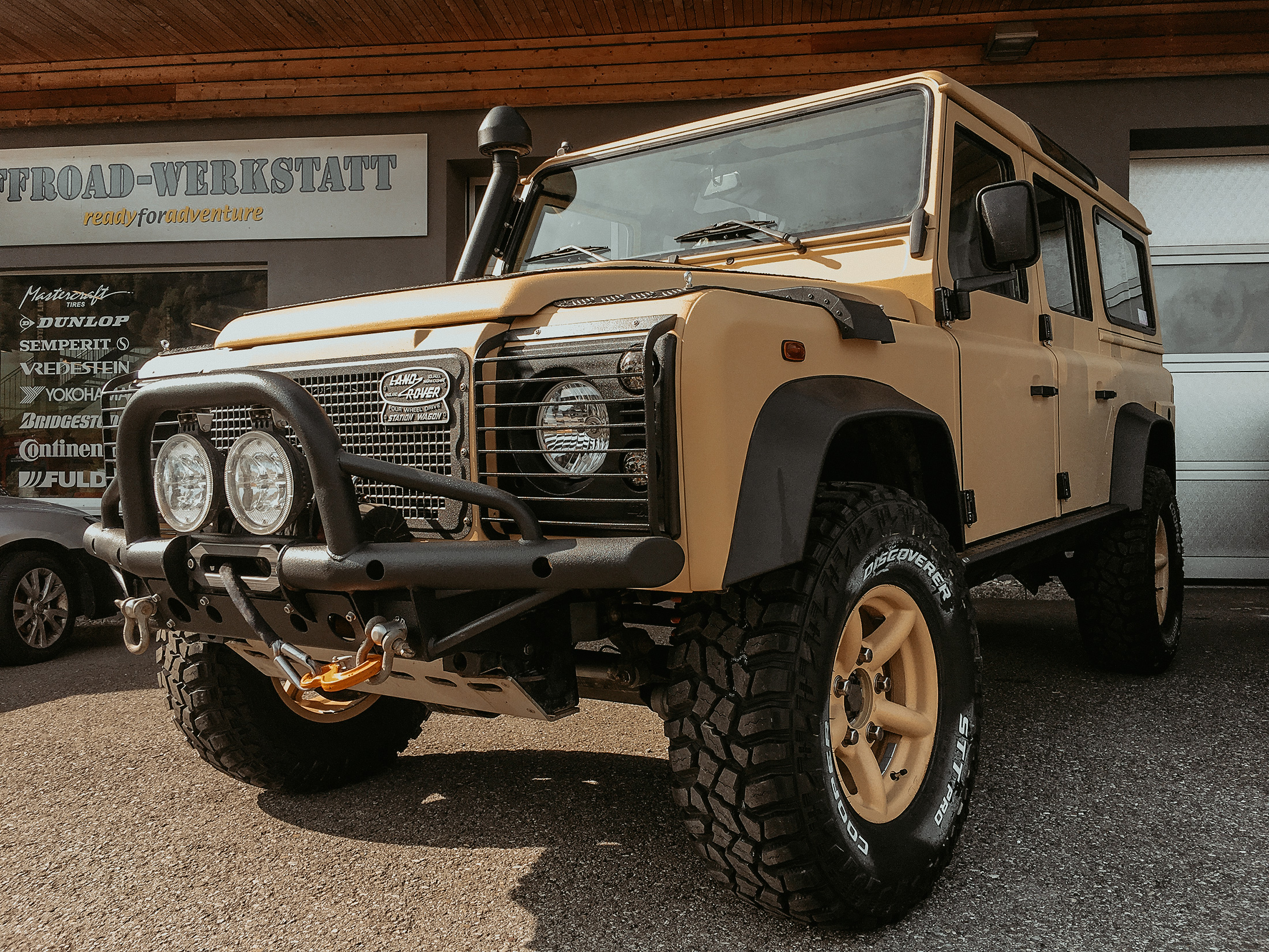 Komplettlackierung am Defender 110 Td4 — Arbeitsschritt 8 von 9