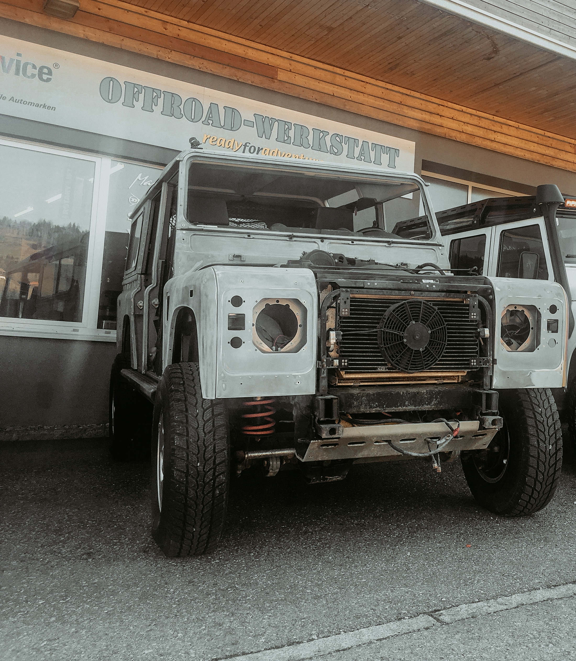 Komplettlackierung am Defender 110 Td4 — Arbeitsschritt 9 von 9