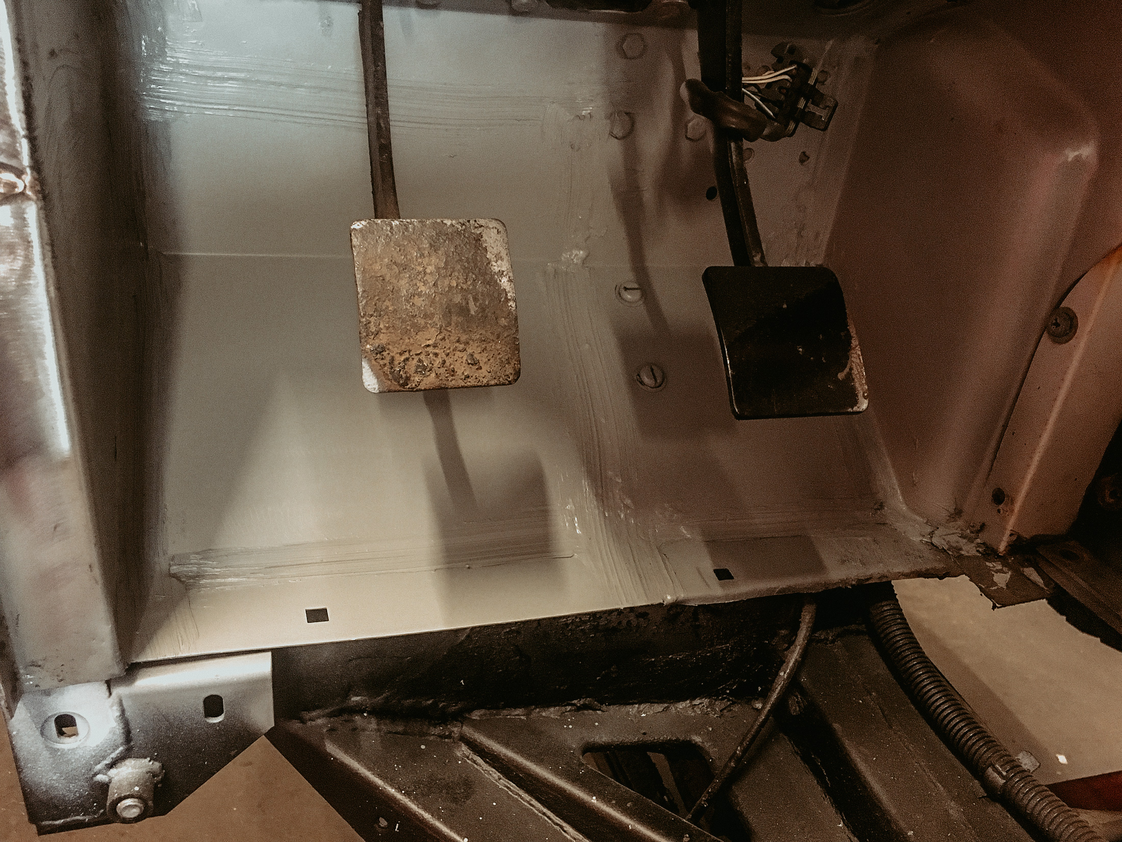 Rostbehandlung am Defender 110 Td5 — Arbeitsschritt 11 von 16